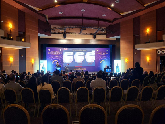 이루다가 터키 안탈리아에서 열린 피부과 전문의 학회에 참가했다. [사진=이루다]