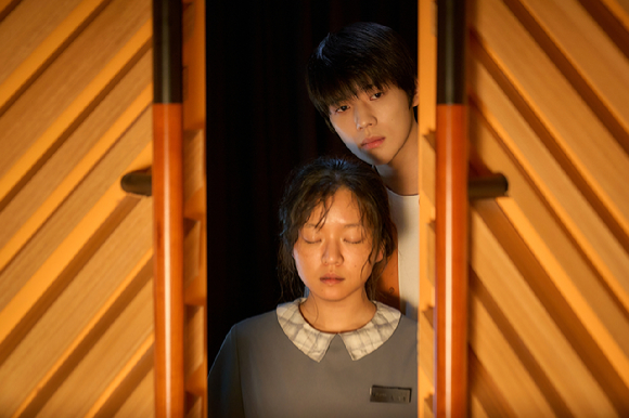 배우 문상민이 넷플릭스 영화 '파반느'에서 열연하고 있다. [사진=넷플릭스]