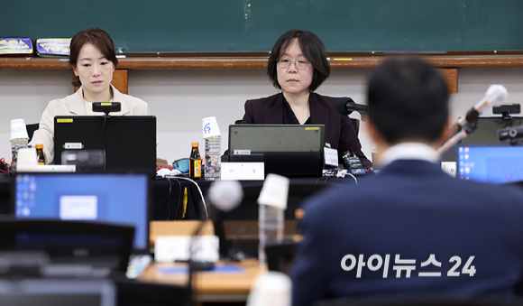 김예영 전국법관대표회의 의장이 26일 경기 고양시 사법연수원에서 열린 전국법관대표회의 임시회의에 참석해 있다. [사진=곽영래 기자]