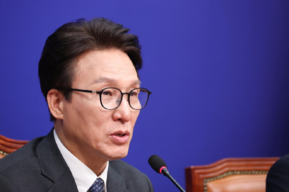 더불어민주당 김민석 대표가 23일 국회에서 열린 최고위원회의에서 발언하고 있다. 2026.9.23 [사진=연합뉴스]