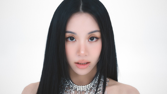 트와이스 신곡 뮤직비디오 섬네일 [사진=JYP엔터테인먼트]