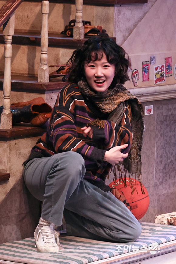 배우 김단이가 19일 오후 서울 종로구 동숭동 대학로티오엠에서 진행된 연극 '오펀스' 프레스콜에 참석해 열연을 펼치고 있다. [사진=문수지 기자]