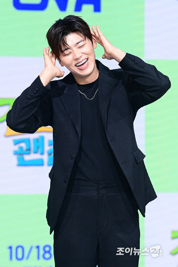 가수 박지현이 16일 오전 서울 마포구 쇼킹케이팝센터에서 열린 ENA 예능 프로그램 '길치라도 괜찮아' 제작발표회에 참석하고 있다. [사진=정소희 기자]