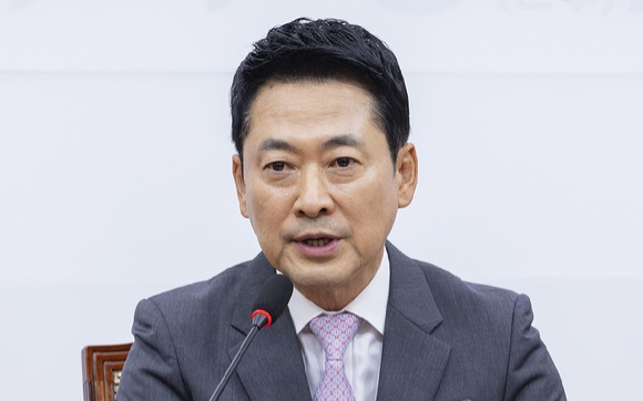 국민의힘 장동혁 대표가 17일 국회에서 열린 수시 원서접수 먹통 사태 긴급 간담회에서 교육부의 대응과 대책에 대한 비판 발언을 하고 있다. 2026.9.17 [사진=연합뉴스]