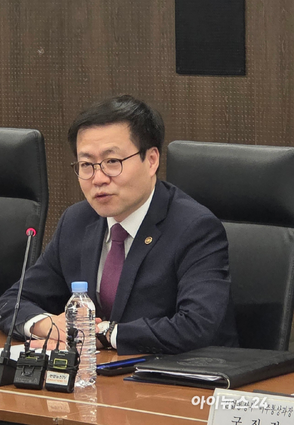 여한구 산업통상부 통상교섭본부장이 3일 서울 중구 대한상공회의소 8층 대회의실에서 대미 투자 관련 간담회를 주재하고 있다. [사진=박지은 기자]