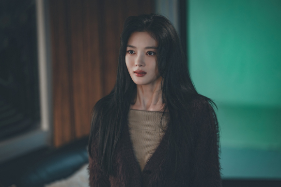 배우 김유정이 티빙 오리지널 '친애하는 X'에서 열연하고 있다. [사진=티빙]