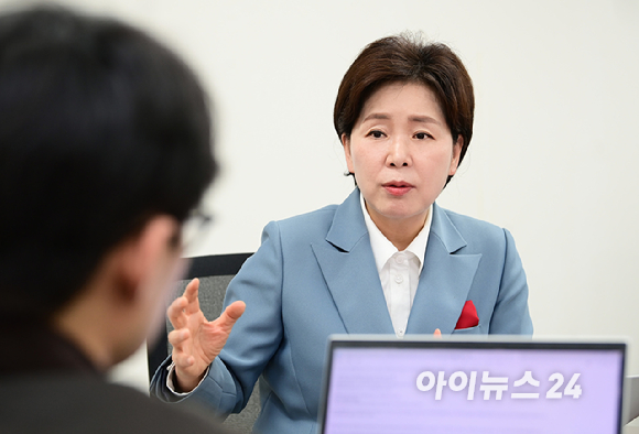 경기도지사 선거 출사표를 던진 양향자 국민의힘 최고위원이 25일 서울 여의도 국회에서 아이뉴스24와 인터뷰를 갖고 있다. [사진=정소희 기자]