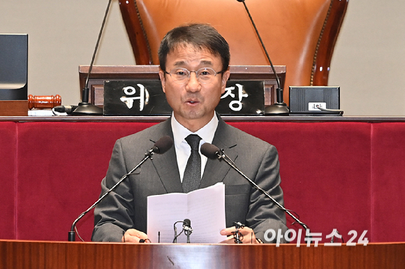 한병도 더불어민주당 대표 직무대행 겸 원내대표가 29일 서울 여의도 국회에서 의원총회에서 발언하고 있다. [사진=곽영래 기자]
