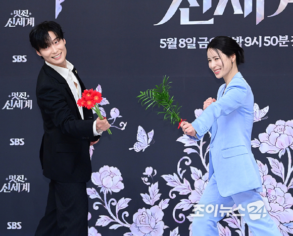 배우 허남준과 임지연이 7일 오후 서울 양천구 목동 SBS사옥에서 열린 SBS 새 금토드라마 '멋진 신세계' 제작발표회에 참석하고 있다. [사진=정소희 기자]