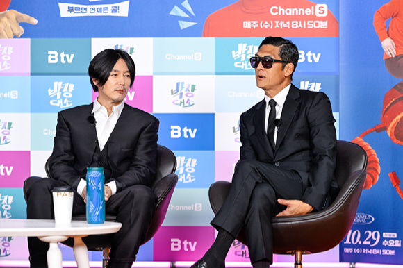 [종합] &apos;박장대소&apos; 박준형x장혁, 팬티도 공유한 &apos;30년지기&apos; 티키타카