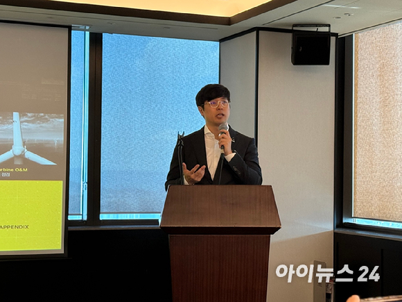 6일 최재혁 니어스랩 대표가 기업공개(IPO) 기자 간담회에서 발표하고 있다 [사진=윤희성 기자]