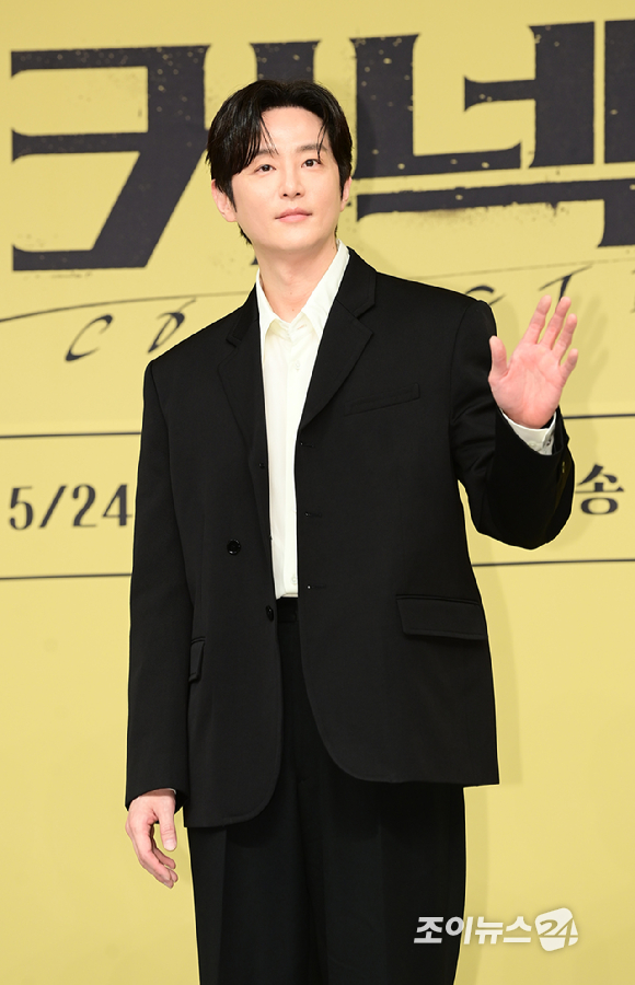 [단독] 권율, &apos;아마데우스&apos;로 연극 도전⋯김재욱과 살리에리 변신