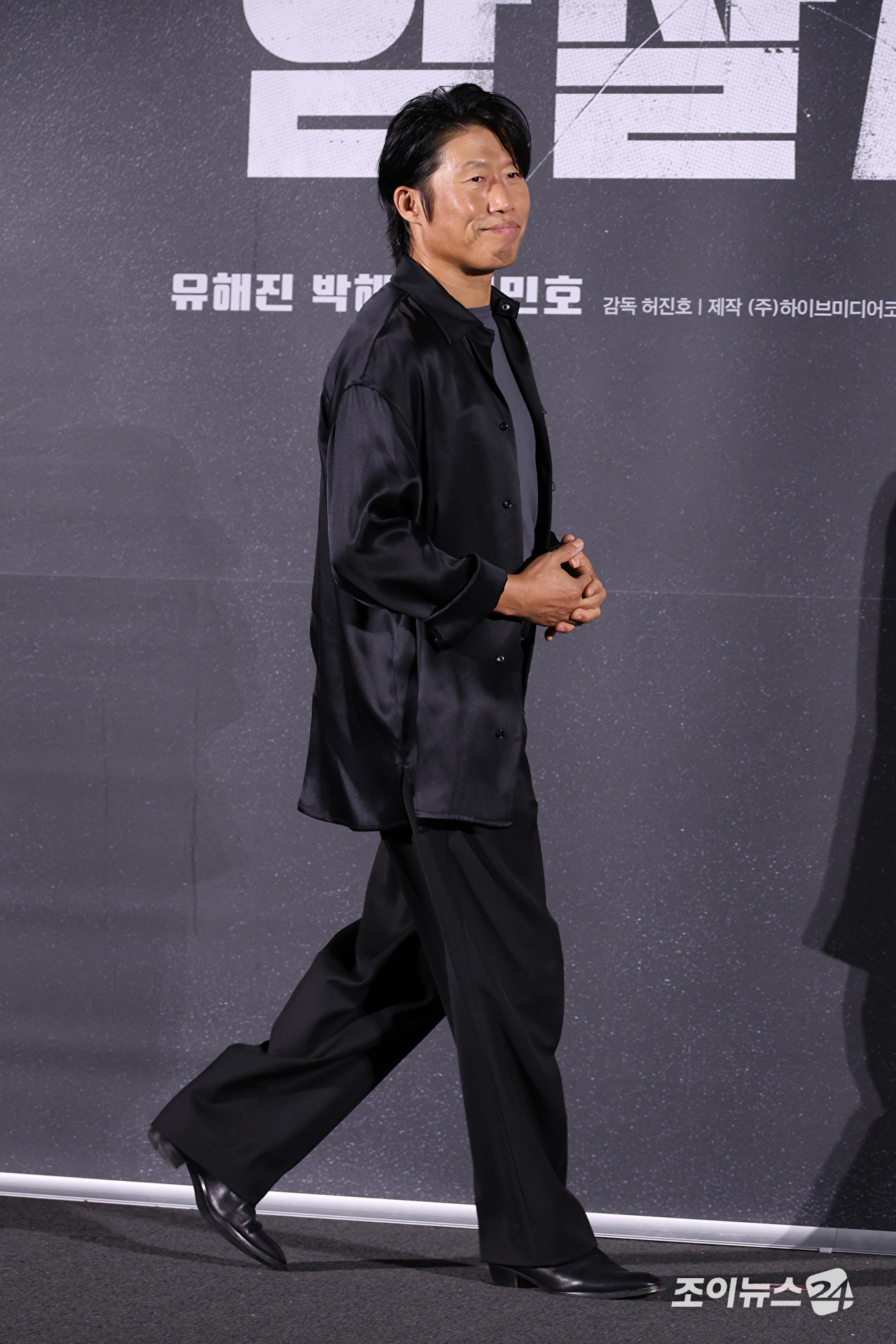 배우 유해진이 10일 오전 서울 용산구 CGV용산아이파크몰점에서 진행된 영화 '암살자(들)'(감독 허진호) 제작보고회에 참석해 포즈를 취하고 있다. [사진=문수지 기자]