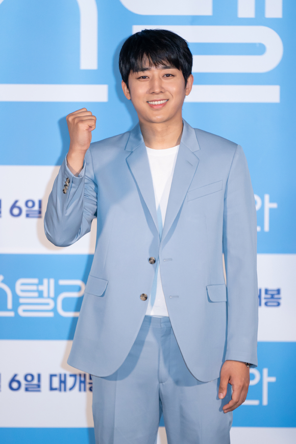 배우 손호준이 29일 서울 용산구 CGV용산아이파크몰점에서 진행된 영화 '스텔라' 언론시사회에 참석해 포즈를 취하고 있다. [사진=CJ ENM]