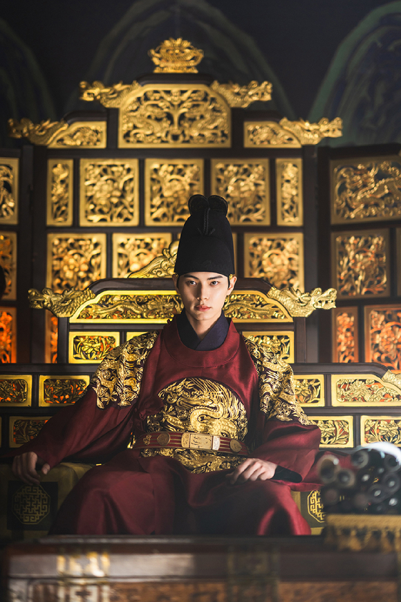 이채민, &apos;폭군의 셰프&apos;의 보석 &quot;배움과 성장·행복 안겨준 소중한 시간&quot;