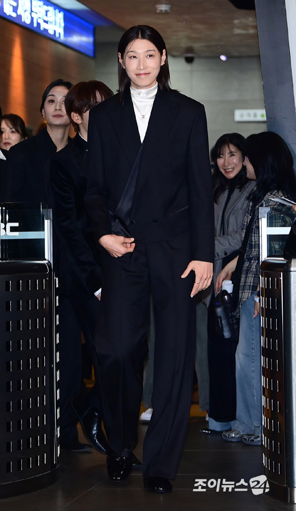 '신인감독 김연경' 김연경이 29일 오후 서울 마포구 MBC 사옥에서 열린 '2025 MBC 방송연예대상' 포토월 행사에 참석하고 있다. [사진=정소희 기자]