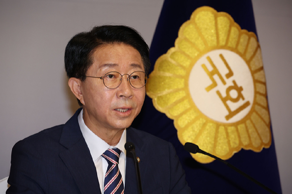 조정식 국회의장이 28일 오전 국회 사랑재에서 하반기 국회의장 취임 이후 처음으로 열린 기자간담회에서 모두발언을 하고 있다. [사진=국회사진기자단 ]