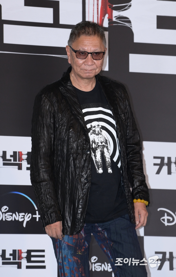 미이케 타카시 감독이 5일 오후 서울 CGV 용산아이파크몰에서 열린 디즈니+ 오리지널 '커넥트' 기자간담회에 참석해 포토타임을 갖고 있다. [사진=정소희 기자]