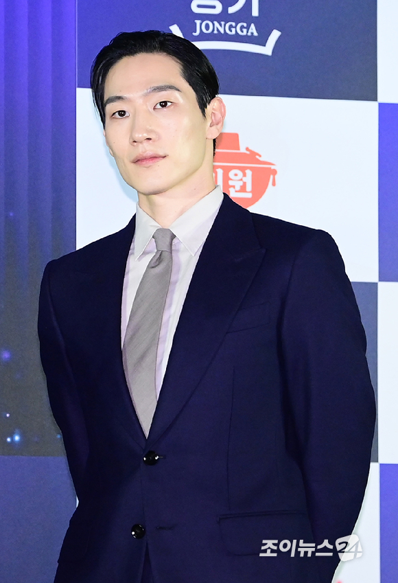 배우 노상현이 29일 오전 서울 영등포구 CGV 여의도에서 열린 제45회 청룡영화상 수상자들과 함께하는 핸드프린팅 행사에 참석하고 있다. [사진=정소희 기자]