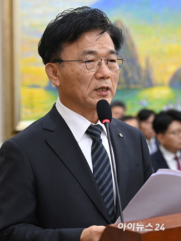 박상진 한국산업은행장이 20일 서울 여의도 국회 정무위원회에서 열린 금융위원회 등에 대한 국정감사에서 업무보고를 하고 있다. [사진=곽영래 기자]