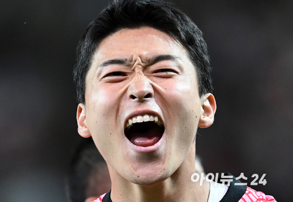 한국 조규성이 14일 오후 서울 마포구 서울월드컵경기장에서 열린 축구 국가대표팀 평가전 대한민국 대 이집트 경기에서 추가골을 넣은 후 세리머니를 하고 있다. [사진=김성진 기자]