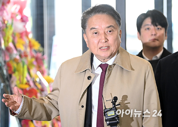 국민의힘의 컷오프(공천 배제) 통보를 받은 김영환 충북도지사가 17일 오전 서울 여의도 국민의힘 당사에서 입장을 밝히고 있다. [사진=곽영래 기자]