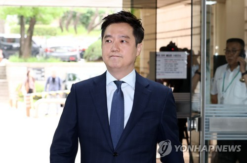 배우 김수현이 서울 마포구 상암동 스탠포드호텔 서울에서 기자회견을 하고 있다. [사진=곽영래 기자]