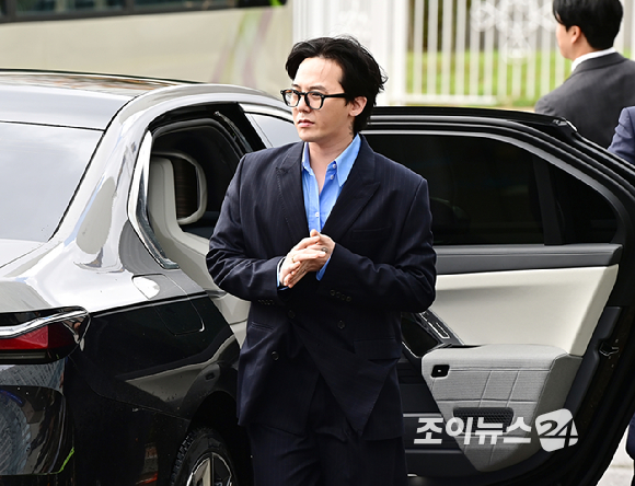 마약 투약 의혹을 받는 가수 지드래곤(GD, 권지용)이 6일 오전 인천 남동구 논현경찰서에 출석하고 있다. [사진=곽영래 기자]