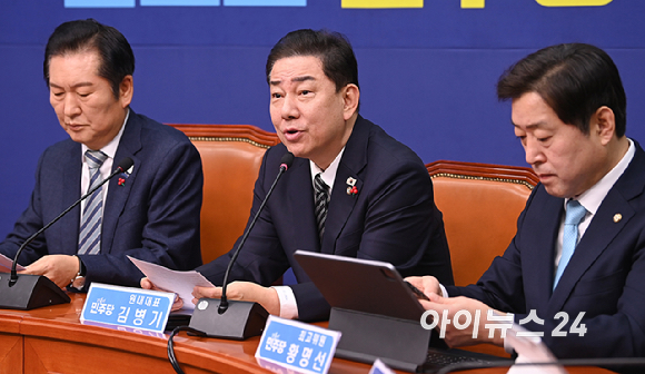 김병기 더불어민주당 원내대표가 19일 서울 여의도 국회에서 열린 최고위원회의에서 발언하고 있다. [사진=곽영래 기자]