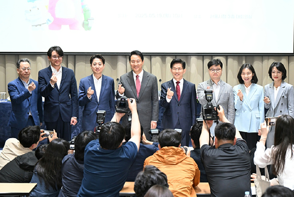오세훈 서울시장이 19일 서울시청에서 열린 '약자와 동행하는 서울 토론회'에서 인사말을 하고 있다. [사진=서울시]