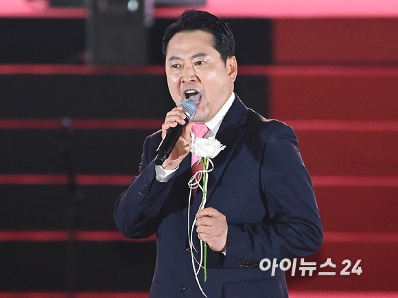 장동혁 국민의힘 당 대표 후보가 22일 오후 청주 오스코에서 열린 제6차 전당대회에서 비전 발표를 하고 있다. [사진=곽영래 기자]