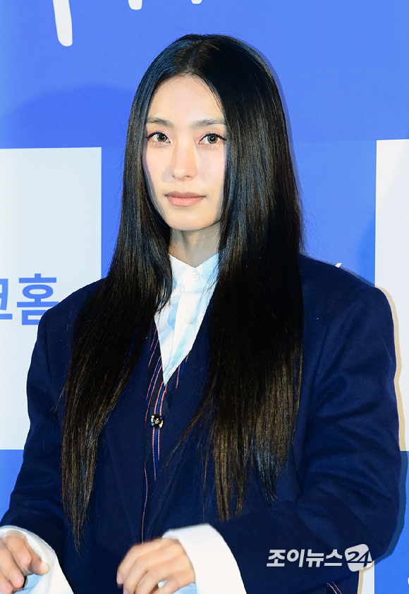 씨스타 보라가 28일 오후 서울 성동구 성수동 인근에서 열린 슈링크홈 리프투글로우 팝업스토어 오픈 행사에 참석하고 있다. [사진=정소희 기자]