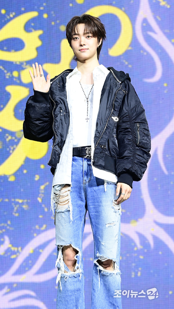 그룹 앤팀 의주가 28일 오후 서울 용산구 한남동 블루스퀘어에서 열린 &TEAM(앤팀) 한국 데뷔 앨범 미니 1집 'Back to Life'(백 투 라이프)발매 기념 쇼케이스에 참석하고 있다. [사진=정소희 기자]