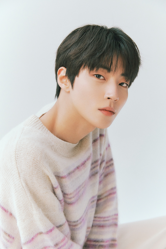 황인엽이 데뷔 4주년을 기념해 생애 첫 아시아 팬미팅 투어에 나선다. [사진=키이스트]