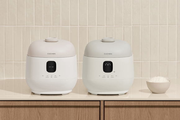 쿠첸 '표정 있는' 밥솥(좌측부터 네이처 화이트, 밀크셰이크 화이트) [사진=쿠첸]