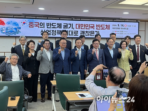中 CXMT, D램 점유율 10%로 ‘껑충’…삼성·SK 빈틈 파고들었다
