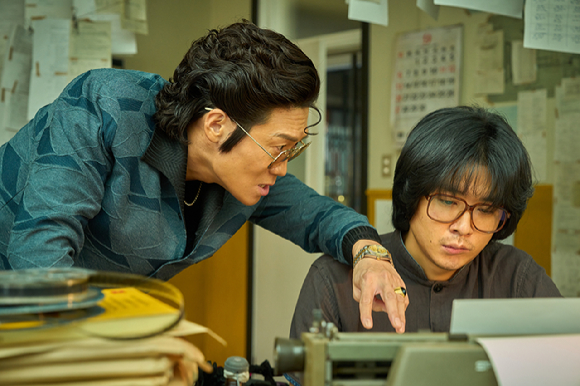 배우 이하늬가 넷플릭스 시리즈 '애마'에서 열연하고 있다. [사진=넷플릭스]