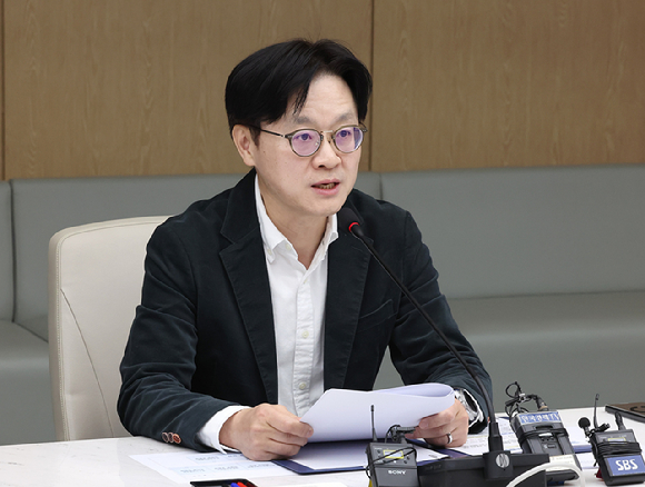 김정관 산업통상자원부 장관이 27일 서울 중구 대한상공회의소에서 중동 전쟁에 따른 공급망 위기 대응 방안을 논의하기 위해 6개 경제단체와의 긴급 간담회를 열고 발언하고 있다. 2026.3.27 [사진=연합뉴스]