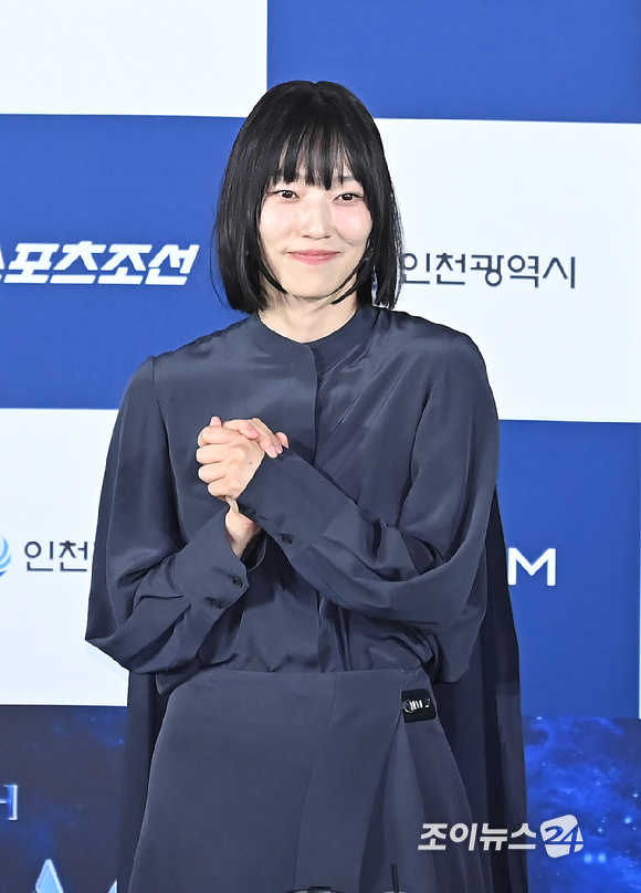 배우 금해나가 25일 오전 서울 영등포구 CGV 여의도에서 열린 청룡시리즈어워즈 핸드프린팅 행사에서 포토타임을 갖고 있다. [사진=곽영래 기자]