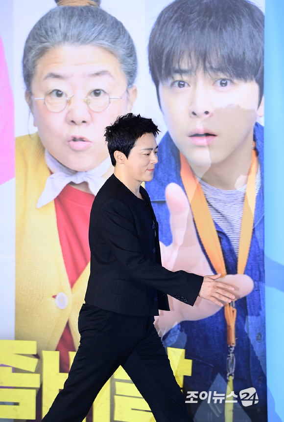 배우 조정석이 30일 오전 서울 CGV 용산아이파크몰에서 열린 영화 '좀비딸' (감독 필감성) 제작보고회에 참석하고 있다. [사진=정소희 기자]