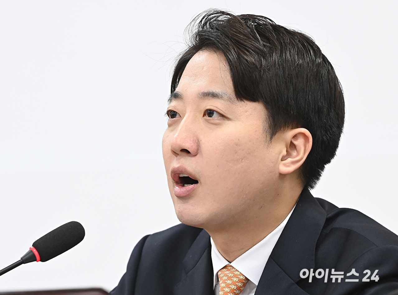 이준석 개혁신당 당대표가 지난 8월 28일 오전 서울 여의도 국회에서 열린 최고위원회의에서 발언하고 있다. [사진=곽영래 기자]