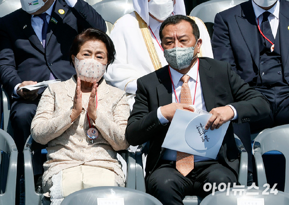 전두환 씨의 부인 이순자 여사와 아들 전재국 씨가 지난 2022년 제20대 대통령 취임식에 자리하고 있다. [사진=국회사진취재단]