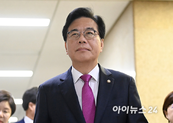 송언석 국민의힘 비상대책위원장 겸 원내대표가 7일 오전 서울 여의도 국회에서 열린 비상대책위원회의에 참석하고 있다. [사진=곽영래 기자]