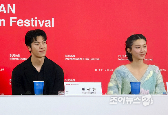 배우 안젤라 유엔이 제30회 부산국제영화제 초청작 '타년타일' 기자간담회에서 질의응답에 응하고 있다. [사진=조이뉴스24 DB]