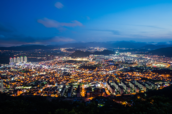  경상남도 김해시 야경. [사진=경상남도 김해시] 