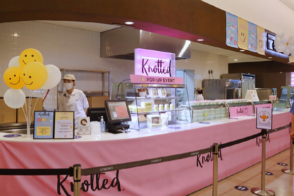 삼성웰스토리 구내식당에서 제공되는 노티드 도넛. [사진=삼성웰스토리]