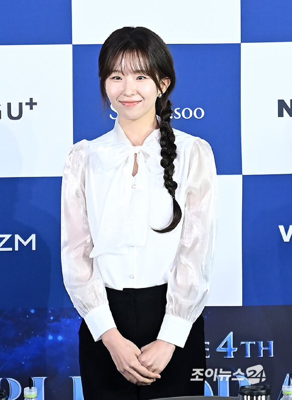 배우 윤가이가 25일 오전 서울 영등포구 CGV 여의도에서 열린 청룡시리즈어워즈 핸드프린팅 행사에서 포토타임을 갖고 있다. [사진=곽영래 기자]