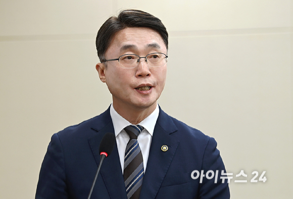 류제명 과학기술정보통신부 제2차관이 7일 서울 여의도 국회에서 열린 과학기술정보방송통신위원회 전체회의에서 2026년도 예산안 관련 제안설명을 하고 있다. [사진=곽영래 기자]