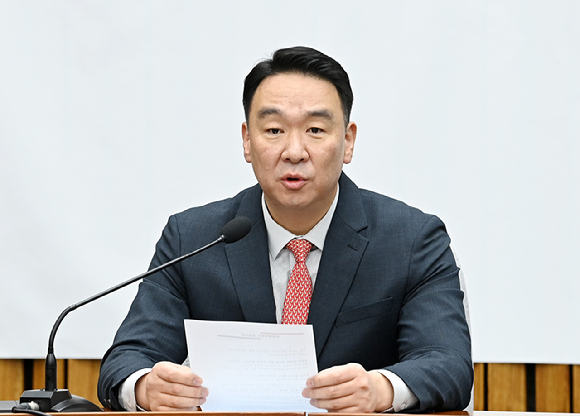 정희용 국민의힘 사무총장이 24일 서울 여의도 국회에서 열린 원내대책회의에서 발언하고 있다. [사진=곽영래 기자]