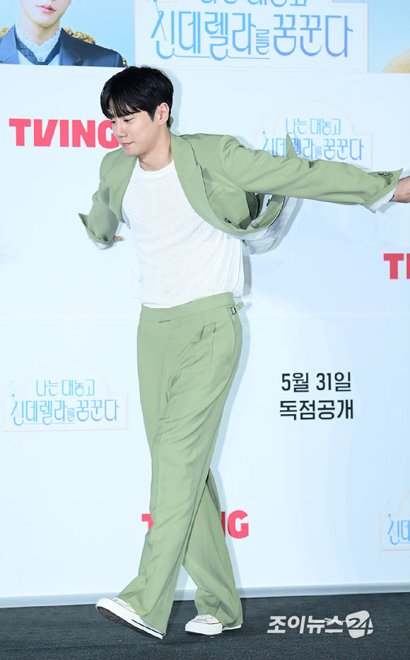 배우 이준영이 29일 오전 서울 CGV 용산아이파크몰에서 열린 티빙 오리지널 시리즈 '나는 대놓고 신데렐라를 꿈꾼다' 제작발표회에 참석하고 있다. [사진=정소희 기자]